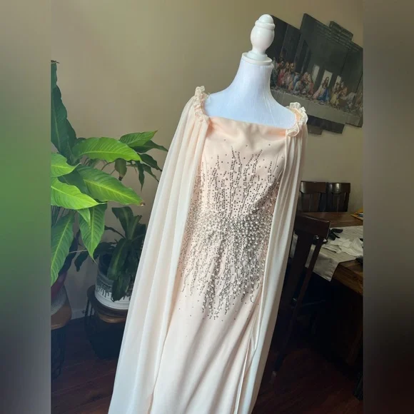 Elegant evening dress, bought from Turkey, worn once! - Picture 4 of 15